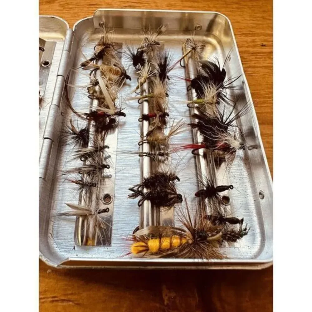 Perrine #66 Aluminum Sterling Quality Tackle Fly Box W/Over 50 Flies Pocket Size